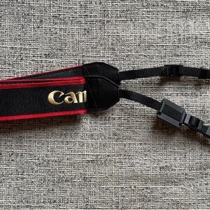 CANON EOS 5DS Camera Strap Black and Red